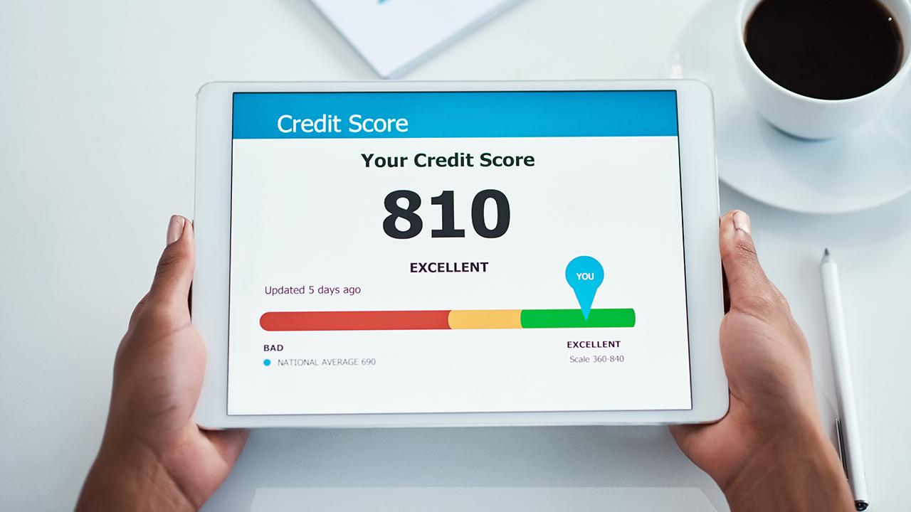 Applying privacy enhancing technologies to alternative credit scoring
