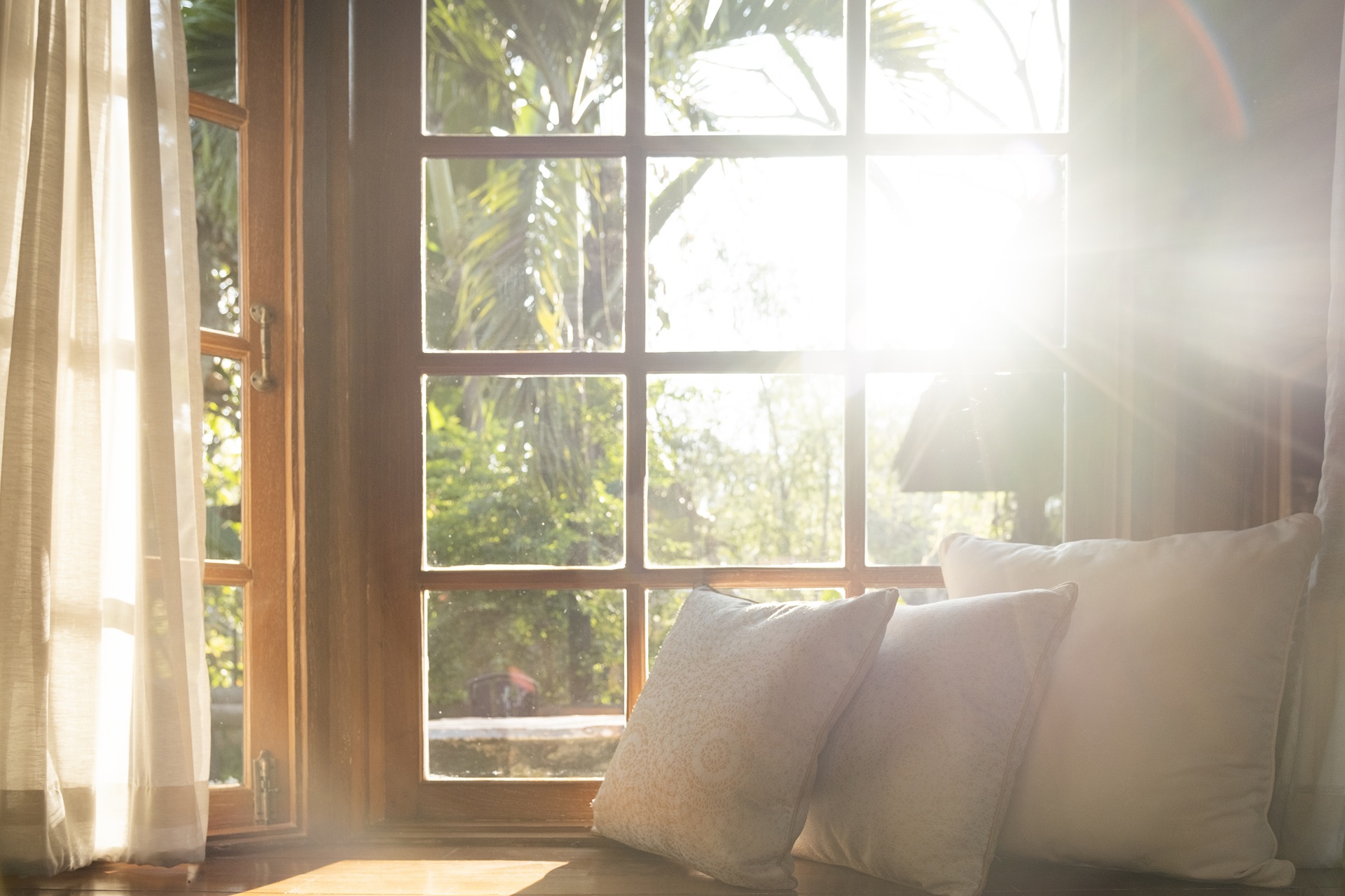 All-weather Thermochromic Windows for Synchronous Solar and Thermal Radiation Regulation