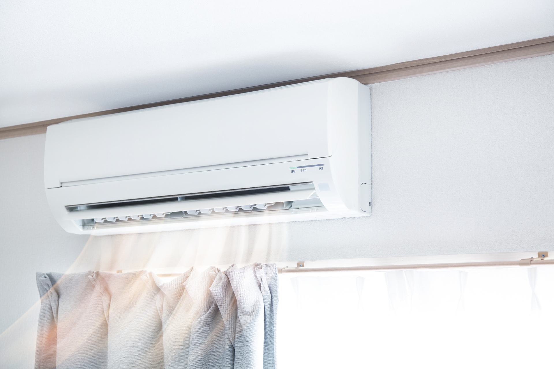 Refrigerant-free cooling by elastocaloric materials