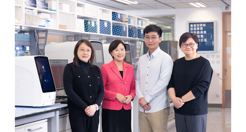 主要研究團隊成員包括科大校長葉玉如教授(左二)、科大生命科學部研究教授傅潔瑜教授(右一)、InnoHK香港神經退行性疾病中心首席科學家葉翠芬博士(左一)以及科大生命科學部研究助理教授江源冰博士(右二)。